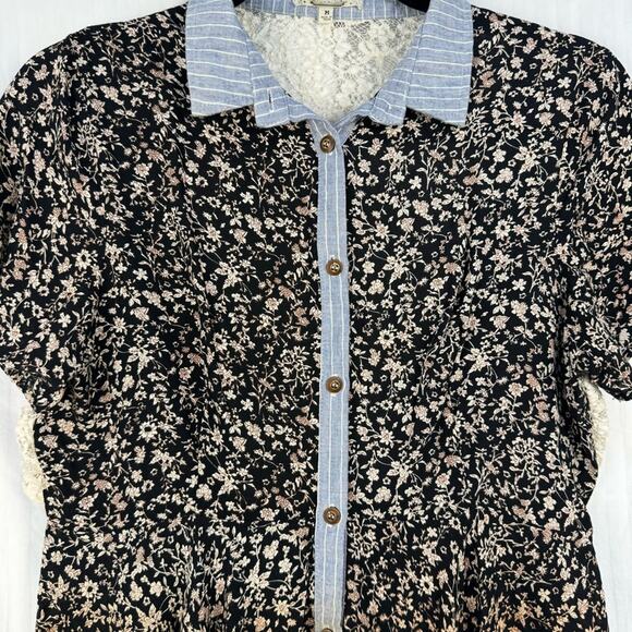 Gimmicks BKE Short Sleeve Button Down Women’s Size Medium Open Back Floral Lace - Picture 7 of 9